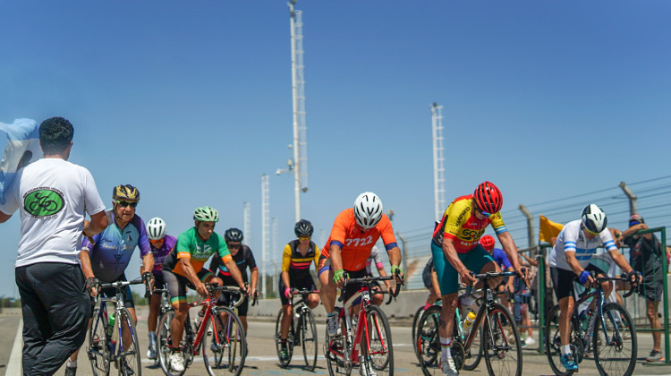 “Criterium La Pedrera”: el ciclismo dijo presente este lunes en el parque