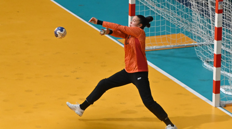 Con una buena actuación de Ayelén Rosalez, la Selección Argentina de Handball Femenino le ganó a Chile