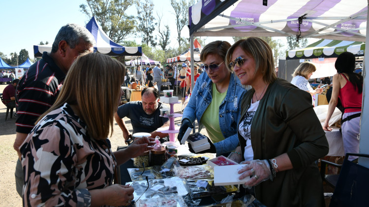 La Feria de Productores volvió a brillar en el Parque de las Naciones