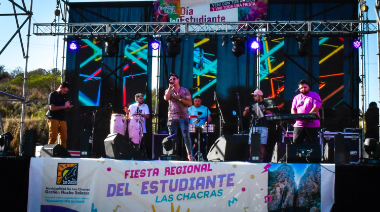 Los jóvenes del departamento San Martín disfrutaron de los festejos por su efeméride