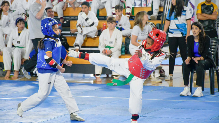 Taekwondo: en la ULP se probó el nuevo sistema de puntuación electrónico