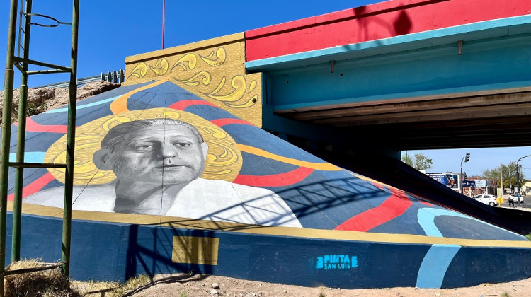 Un homenaje al doctor René Favaloro en el puente que lleva su nombre