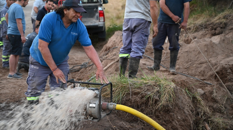 Continúan las tareas de reparación en el Acueducto Río Grande – Los Puquios