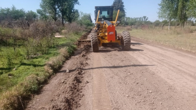 Vialidad Provincial continúa con las tareas de mantenimiento en todo el territorio provincial