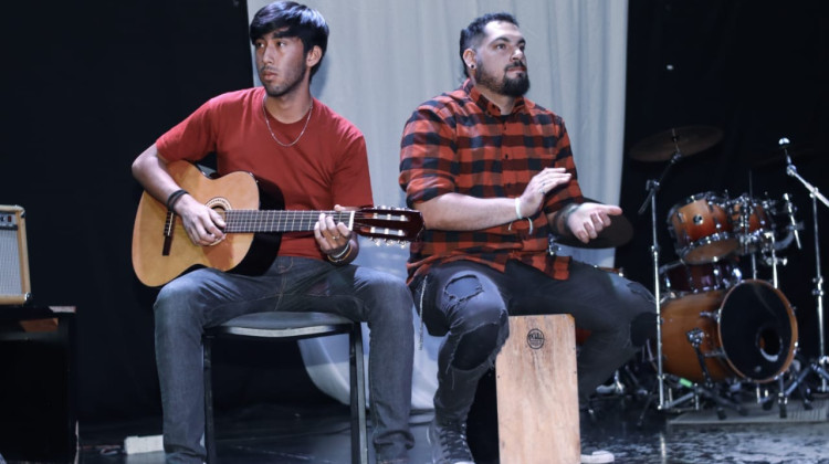 La Escuela Generativa Félix Máximo María presentó el Show de Bandas