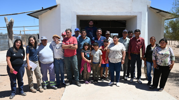 Balde de Azcurra: 12 familias ya cuentan con el servicio de agua cruda