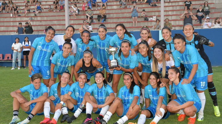 San Luis FC festejó el ascenso con una goleada ante Camioneros