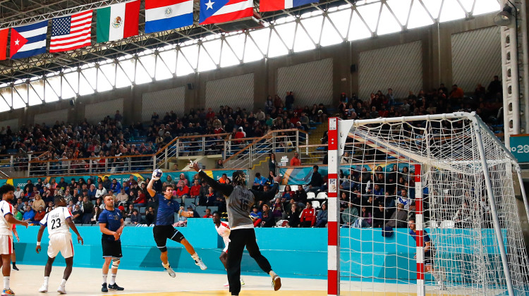 El seleccionado argentino de handball ganó y clasificó a las semifinales