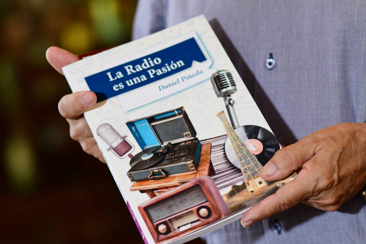 El libro “La Radio es una pasión” fue presentado en sociedad 