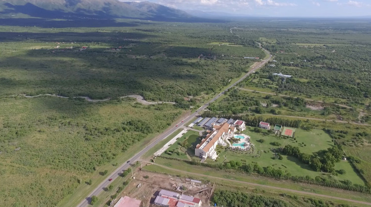 Vecinos celebran la construcción de la nueva autovía que brindará seguridad y mejorará el tránsito sobre Ruta 1