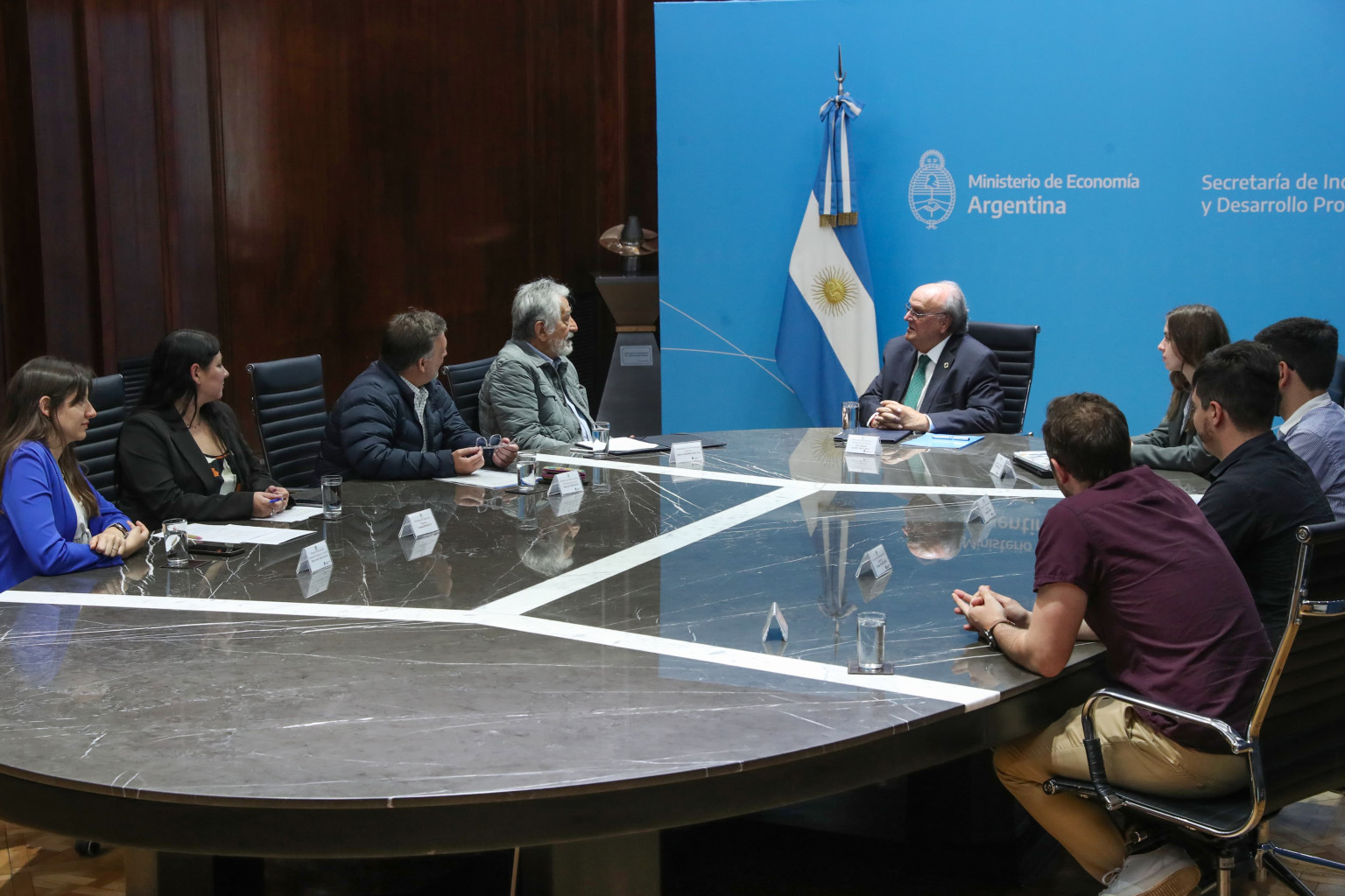 San Luis pone en marcha un programa para promover 1000 nuevos empleos industriales