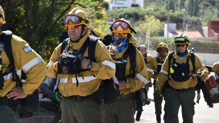 Siguen trabajando para controlar los dos focos de incendios