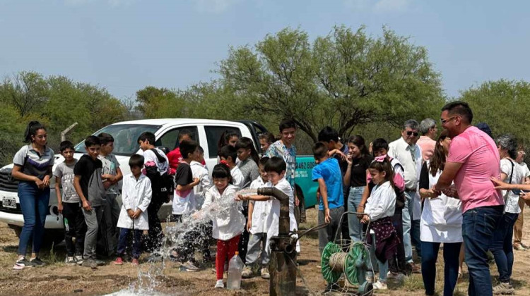 Más agua para los vecinos de Las Lomitas