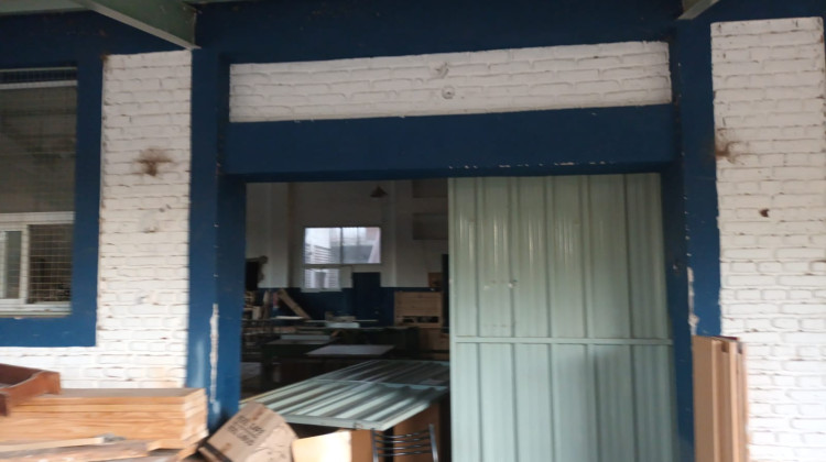 Violentaron el portón de ingreso al taller de carpintería del Plan de Inclusión Laboral