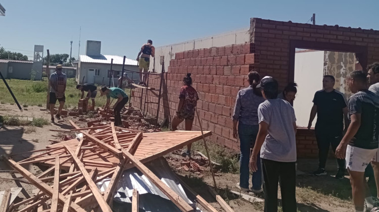 Temporal en Concarán: Gobierno provincial y municipal atendieron a las familias afectadas por el temporal