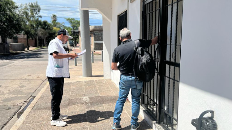 Realizan un operativo de fumigación y de detección de posibles nuevos casos de dengue