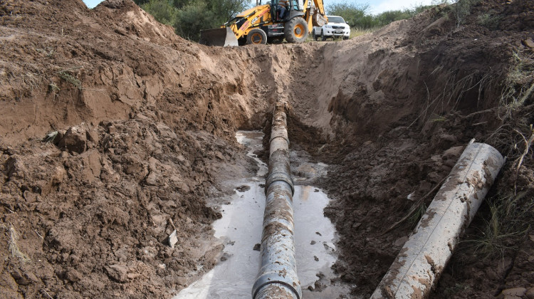 San Luis Agua realiza tareas de reparación en el acueducto del Oeste “Eloy Bona”