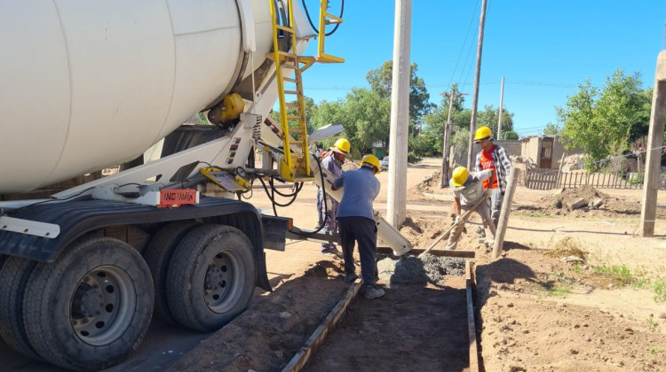 Continúa la obra en el barrio La República y ya supera el 70% de avance