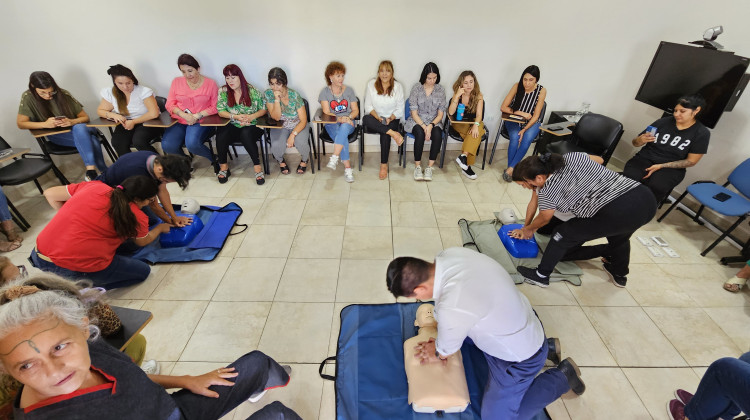 Dictaron una capacitación en RCP para el personal de Salud