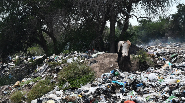 Encaran el saneamiento ambiental de plantas de efluentes cloacales y basurales a cielo abierto