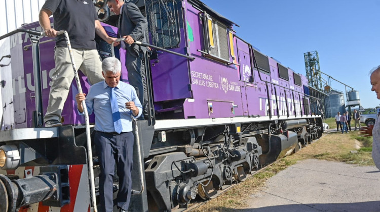 Están en agenda la reactivación del ferrocarril y la exportación de almendras