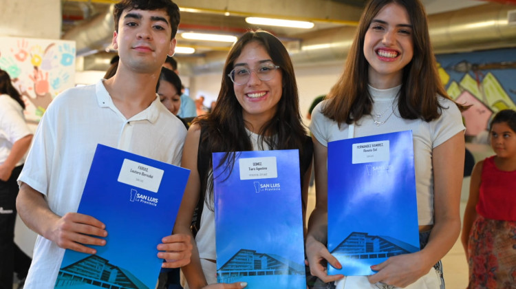 “Esta beca refleja el esfuerzo y compromiso de los estudiantes durante el ciclo escolar”