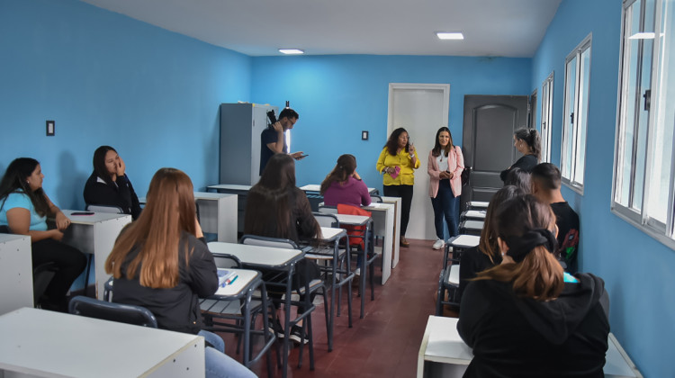Reinauguraron una escuela en Fraga para que más alumnos puedan terminar el Secundario