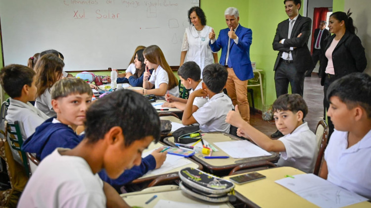 Poggi compartió la mañana con los estudiantes del Colegio N°24 de Buena Esperanza