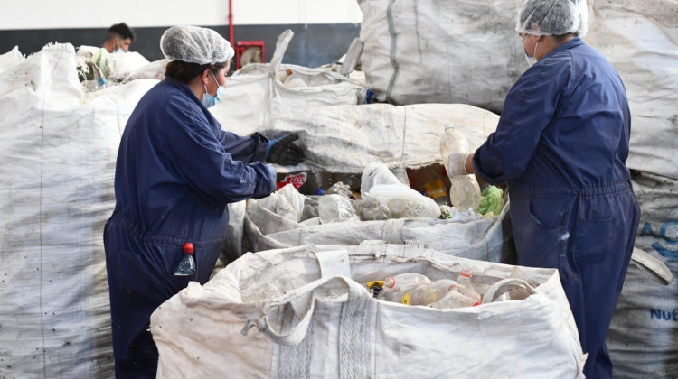 En febrero las plantas de tratamiento de residuos duplicaron la venta de reciclables