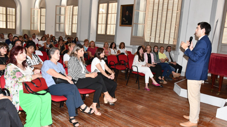 Educación se reunió con más de 400 directores de escuelas públicas de toda la Provincia