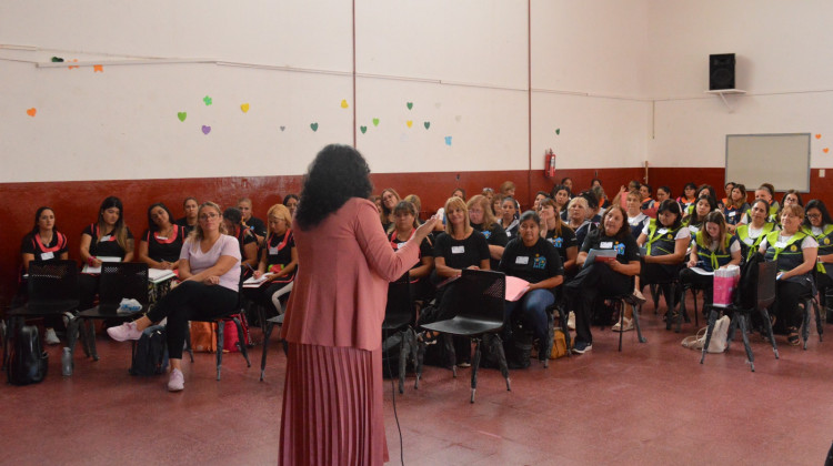 Continúan las capacitaciones del personal que trabaja en los Centros de Desarrollo Infantil