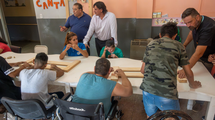 Visita a la Escuela ICRED de Villa Mercedes en su primer día de clases