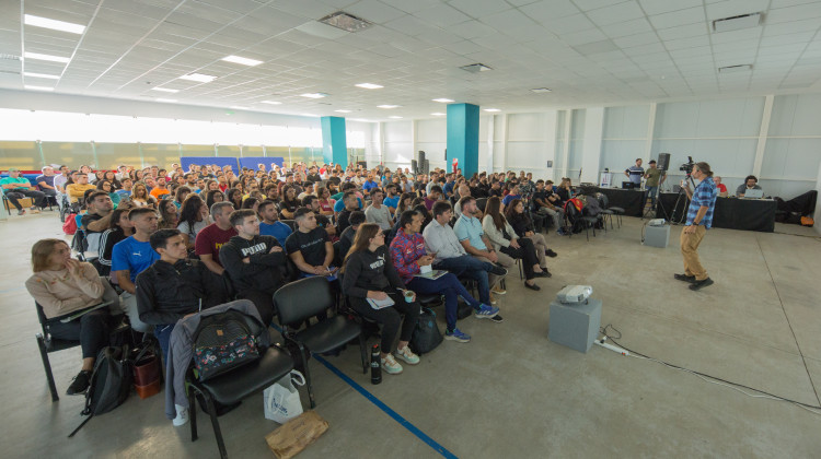 Dictaron una capacitación sobre educación física en la juventud