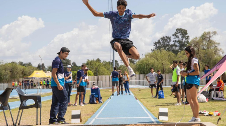 Comienzan los planes provinciales de atletismo y natación