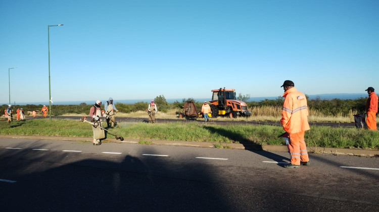 Vialidad Provincial acondiciona la Autopista 25 de Mayo y repara calles en Villa de la Quebrada