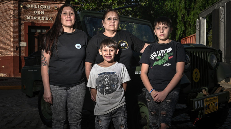 Malvinizar a las nuevas generaciones, el proyecto de vida de una hija