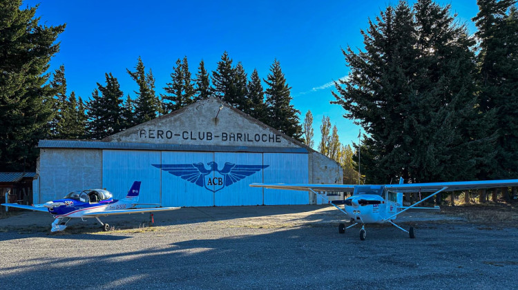 Pilotos del Centro de Instrucción de Vuelo realizan prácticas fuera de la provincia