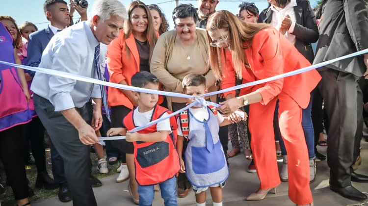 Poggi inauguró un Centro de Desarrollo Infantil en el barrio Eva Perón