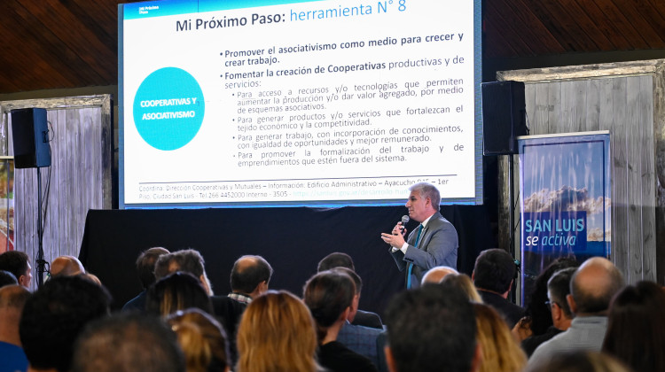 Poggi puso en marcha el plan ‘Mi Próximo Paso’ para reactivar al sector privado