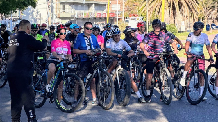 Más de 100 ciclistas participaron de la tercera edición de la Bicicleteada Recreativa Policial