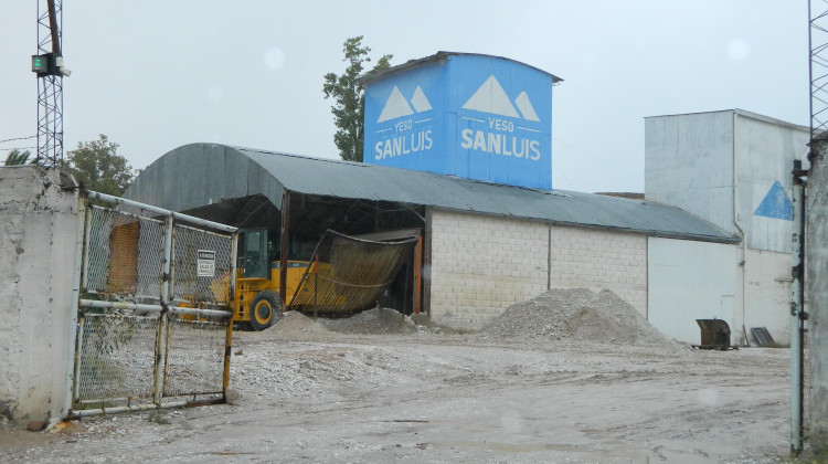 Yeso San Luis se comprometió a dar una solución a las denuncias de vecinos