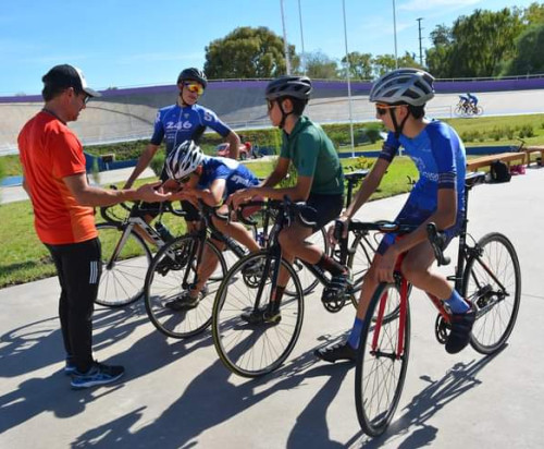 Ciclistas sanluiseños se preparan para competencias nacionales e internacionales
