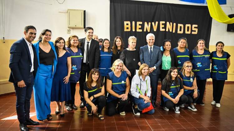 Los directores y regentes de escuelas recibirán un aumento del 10%