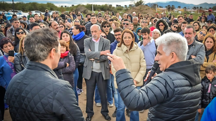 El Gobernador ofreció una solución a los adjudicatarios de 800 lotes de la zona sur