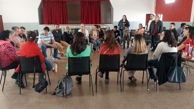 La comunidad de la Escuela Nº37  planteó inquietudes a la secretaría de Personas con Discapacidad