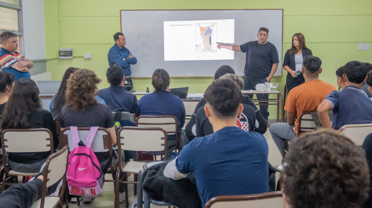 Un nuevo colegio se vinculó al proyecto ‘Conociendo a la REM: No hay planeta B’