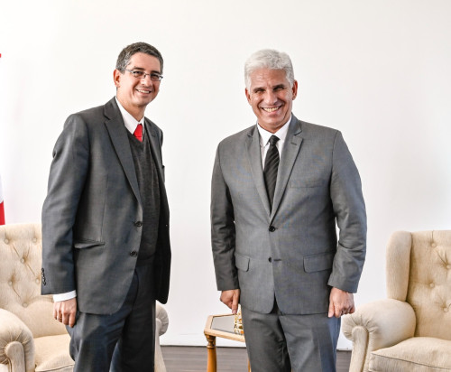 El gobernador Claudio Poggi recibió al cónsul de Perú en Cuyo