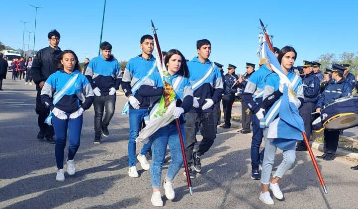 El ministro de Gobierno participó del Desfile Cívico en Suyuque