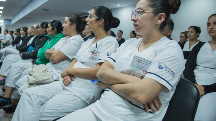 Estudiantes de Enfermería de la ULP asistieron a una capacitación sobre diabetes