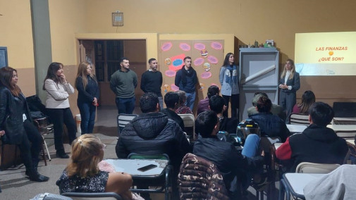 Estudiantes de la escuela ‘Raúl Alberto Valdez’ recibieron una charla sobre educación financiera